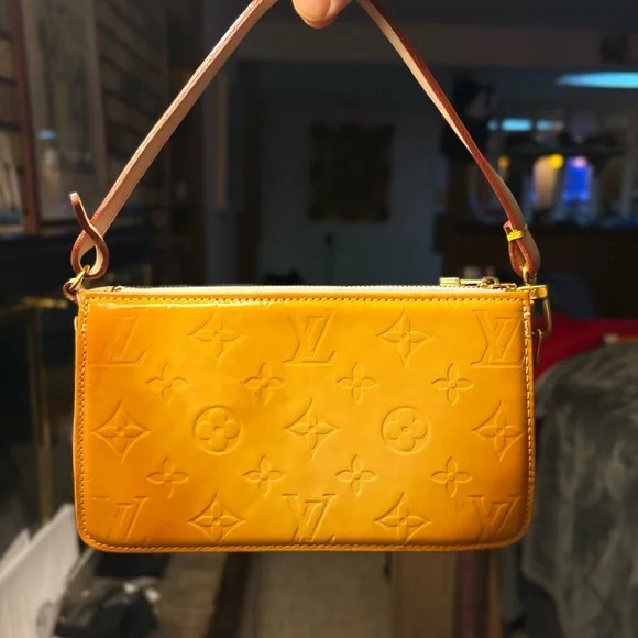 Vintage Louis Vuitton Monogram Vernis Lexington Pouch Jaune Yellow Pink Interior - Picture 4 of 15